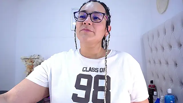 MIchelMomet online show from January 27, 2025, 8:17 pm