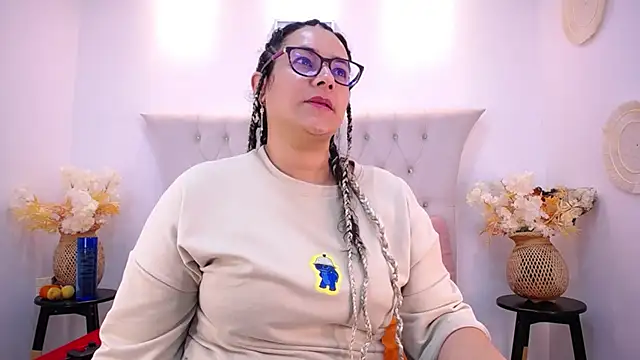 MIchelMomet online show from February 3, 2025, 12:47 pm