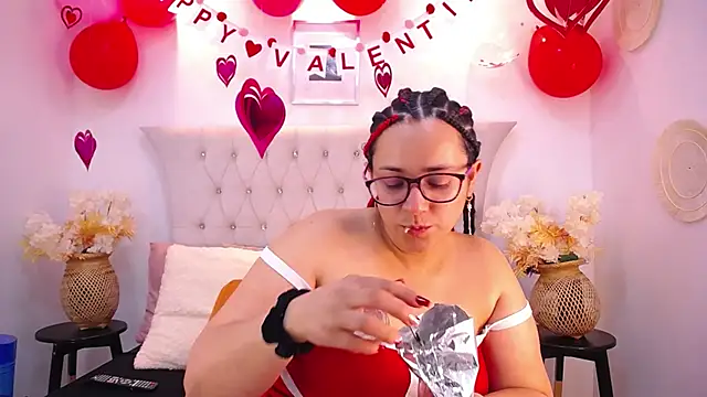 MIchelMomet online show from February 9, 2025, 5:54 pm