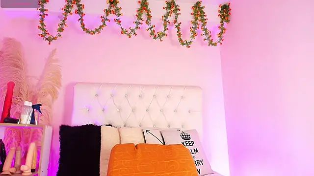 MIchelMomet online show from September 11, 2025, 11:21 am