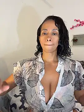 Snapshot of ThaliaGomex chatting on June 6, 2026, 12:27 am ThaliaGomex online show from June 6, 2026, 12:27 am