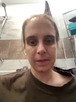 LadyChantale online show from February 15, 2026, 1:09 pm