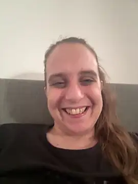 Snapshot of LadyChantale chatting on April 23, 2026, 1:24 pm LadyChantale online show from April 23, 2026, 1:24 pm