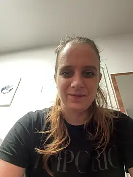 Snapshot of LadyChantale chatting on May 7, 2026, 5:24 am LadyChantale online show from May 7, 2026, 5:24 am