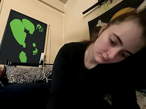 Snapshot of Snowbunnycake_131 chatting on September 9, 2025, 3:39 am Snowbunnycake 131 online show from September 9, 2025, 3:39 am