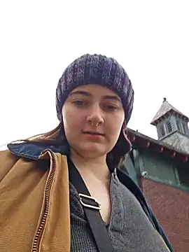 Snapshot of Snowbunnycake_131 chatting on November 13, 2025, 1:43 pm Snowbunnycake 131 online show from November 13, 2025, 1:43 pm