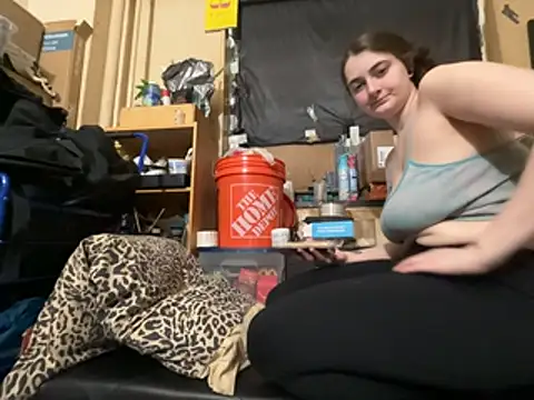 Snowbunnycake 131 online show from May 3, 2026, 8:26 pm