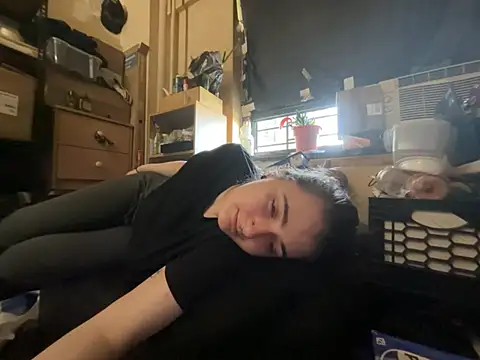 Snowbunnycake 131 online show from June 15, 2026, 11:07 pm