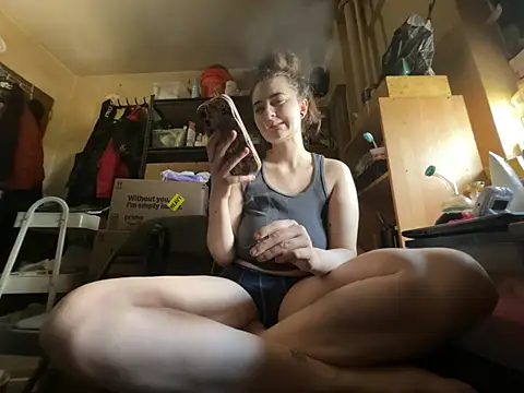 Snowbunnycake 131 online show from June 17, 2026, 9:05 pm
