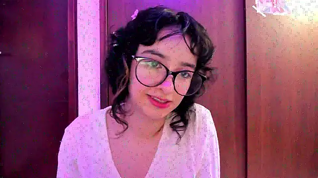 Snapshot of _Lunnaa_ chatting on September 26, 2025, 10:36 pm Lunnaa online show from September 26, 2025, 10:36 pm