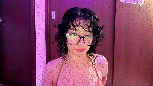 Snapshot of _Lunnaa_ chatting on November 20, 2025, 2:34 am Lunnaa online show from November 20, 2025, 2:34 am