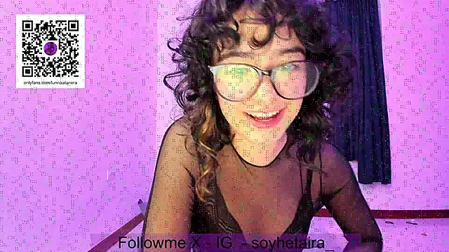 Snapshot of _Lunnaa_ chatting on December 18, 2025, 11:55 pm Lunnaa online show from December 18, 2025, 11:55 pm