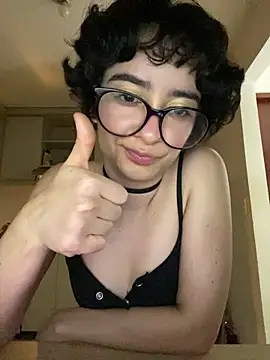 Snapshot of _Lunnaa_ chatting on March 16, 2026, 5:55 am Lunnaa online show from March 16, 2026, 5:55 am