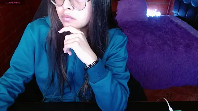 Snapshot of MidoriQuiinn chatting on June 9, 2026, 6:52 pm MidoriQuiinn online show from June 9, 2026, 6:52 pm