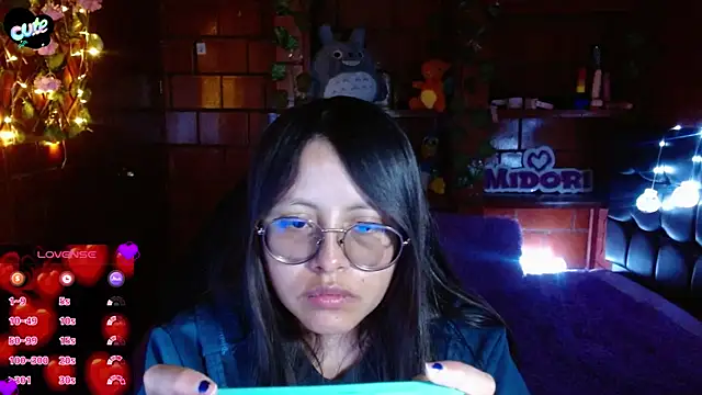 Snapshot of MidoriQuiinn chatting on June 11, 2026, 12:32 am MidoriQuiinn online show from June 11, 2026, 12:32 am