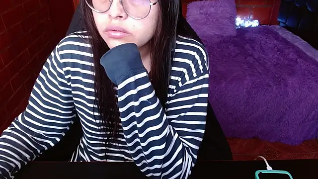 Snapshot of MidoriQuiinn chatting on June 20, 2026, 4:21 pm MidoriQuiinn online show from June 20, 2026, 4:21 pm