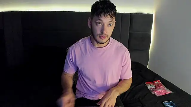 Snapshot of alejandro__2 chatting on October 11, 2025, 2:37 pm alejandro 2 online show from October 11, 2025, 2:37 pm