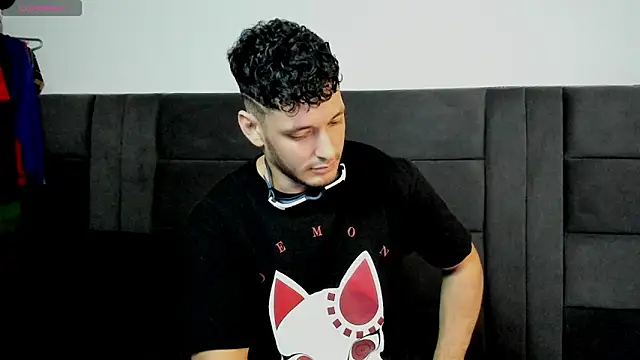 alejandro  2 online show from April 30, 2026, 8:57 pm