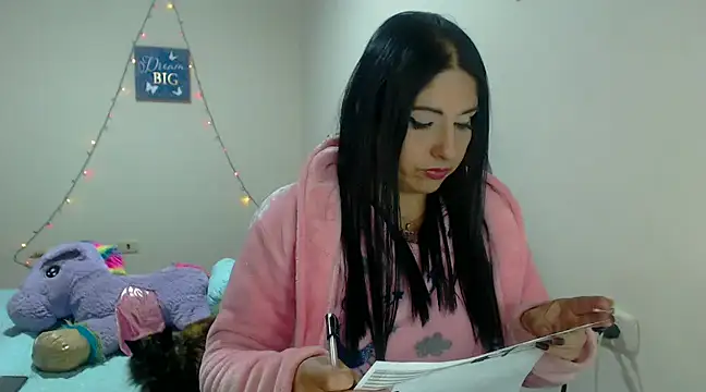 Snapshot of sahtlove1 chatting on December 10, 2024, 2:59 am sahtlove1 online show from December 10, 2024, 2:59 am