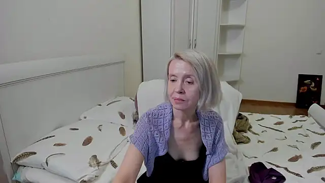 aminalive online show from October 4, 2025, 6:28 pm