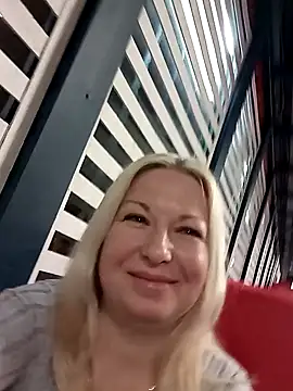 Snapshot of Arina_smiles chatting on January 17, 2025, 7:38 pm Arina smiles online show from January 17, 2025, 7:38 pm