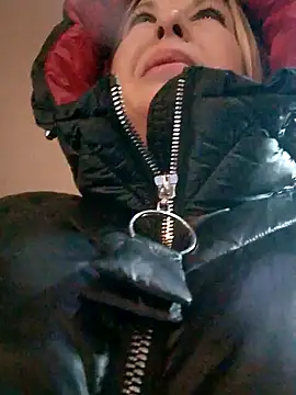 Snapshot of Arina_smiles chatting on February 21, 2025, 6:48 pm Arina smiles online show from February 21, 2025, 6:48 pm