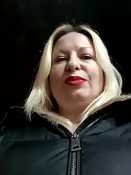 Snapshot of Arina_smiles chatting on March 7, 2025, 8:11 pm Arina smiles online show from March 7, 2025, 8:11 pm
