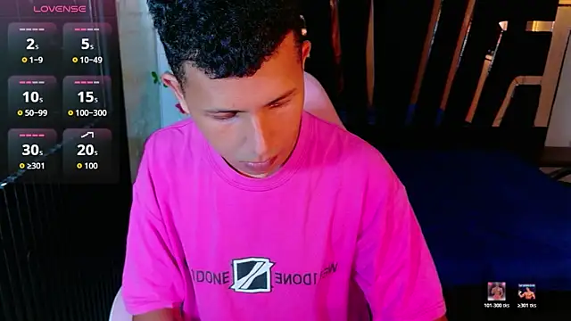boy bigcock24cm online show from April 30, 2026, 4:52 am