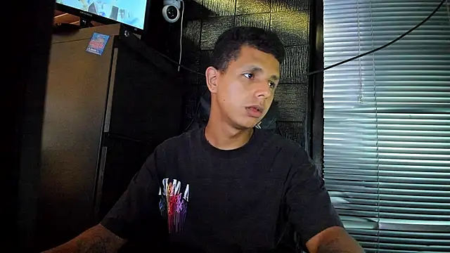 boy bigcock24cm online show from June 17, 2026, 10:00 pm