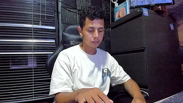 boy bigcock24cm online show from June 23, 2026, 12:52 am