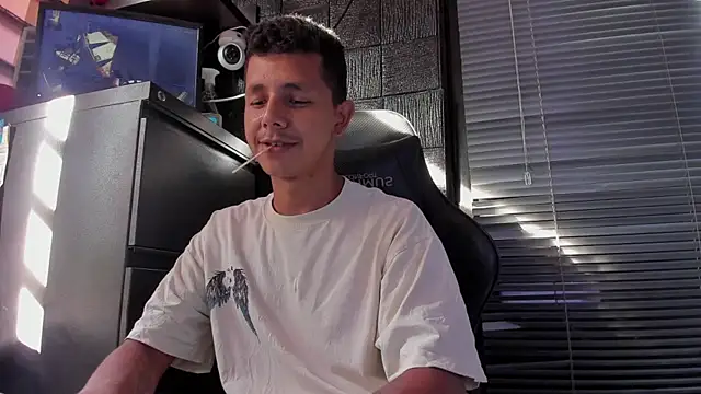 boy bigcock24cm online show from July 31, 2026, 9:36 pm