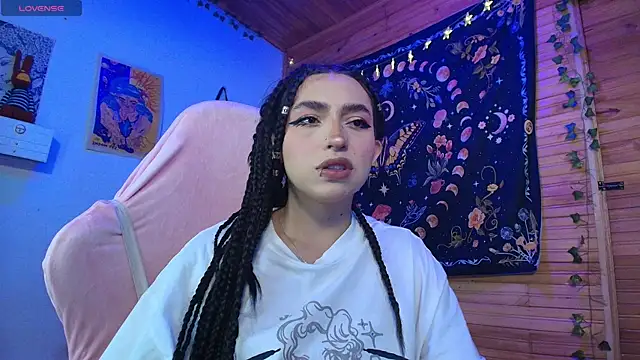 Snapshot of valenor_ chatting on November 19, 2025, 2:55 am valenor online show from November 19, 2025, 2:55 am