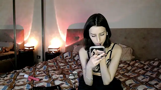-Yummybabes- online show from April 22, 2026, 10:33 pm