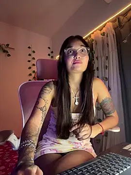 Snapshot of LunaXuan chatting on March 16, 2025, 12:12 am LunaXuan online show from March 16, 2025, 12:12 am