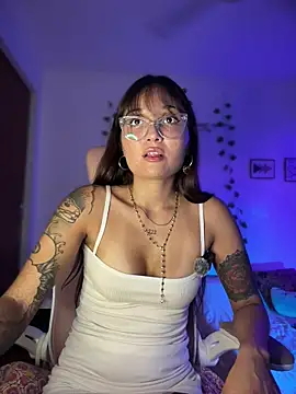 Snapshot of LunaXuan chatting on March 5, 2026, 3:46 am LunaXuan online show from March 5, 2026, 3:46 am