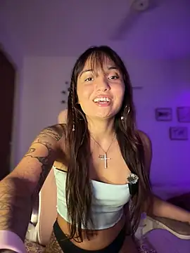 Snapshot of LunaXuan chatting on March 8, 2026, 10:35 pm LunaXuan online show from March 8, 2026, 10:35 pm