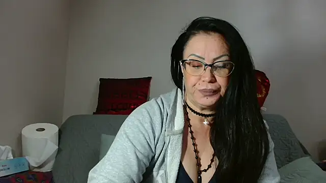 x  KHALEESI  x online show from October 2, 2025, 6:26 pm