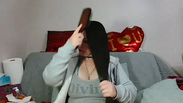 x  KHALEESI  x online show from October 19, 2025, 6:41 pm