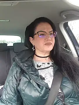 x  KHALEESI  x online show from March 5, 2026, 8:54 am