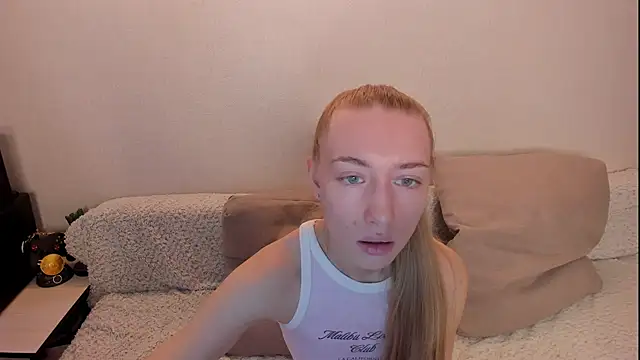 Snapshot of secret_dreams__ chatting on November 18, 2025, 8:52 am secret dreams online show from November 18, 2025, 8:52 am