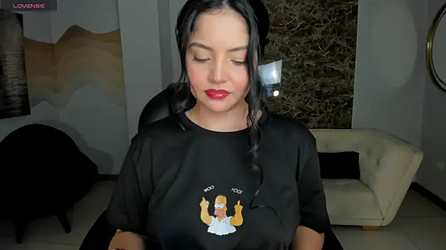 Snapshot of NinaMichelle chatting on July 1, 2026, 6:29 pm NinaMichelle online show from July 1, 2026, 6:29 pm