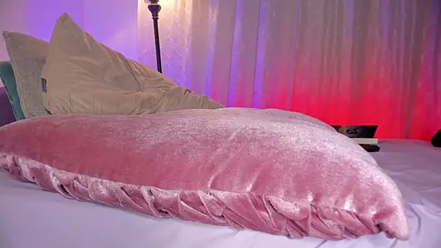 Snapshot of hot_booty_ chatting on March 7, 2025, 2:25 am hot booty online show from March 7, 2025, 2:25 am