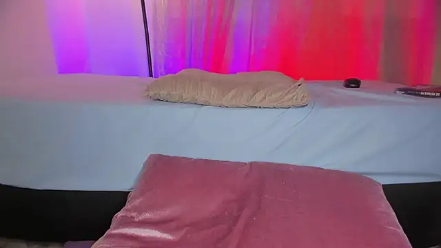 Snapshot of hot_booty_ chatting on March 18, 2025, 10:26 pm hot booty online show from March 18, 2025, 10:26 pm