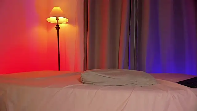 Snapshot of hot_booty_ chatting on October 28, 2025, 10:45 pm hot booty online show from October 28, 2025, 10:45 pm