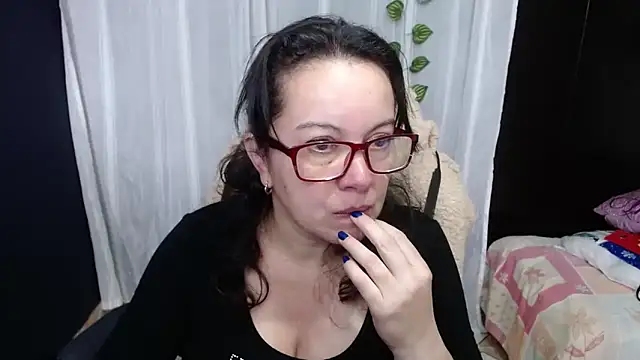 Snapshot of Sonialorens_ chatting on December 30, 2024, 1:25 pm Sonialorens online show from December 30, 2024, 1:25 pm