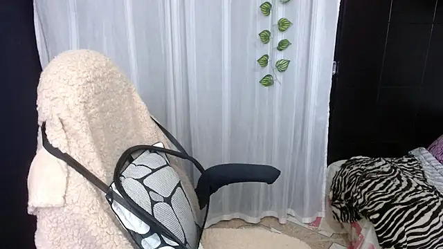 Snapshot of Sonialorens_ chatting on January 16, 2025, 3:46 pm Sonialorens online show from January 16, 2025, 3:46 pm