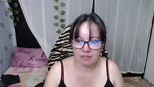 Snapshot of Sonialorens_ chatting on January 28, 2025, 9:19 pm Sonialorens online show from January 28, 2025, 9:19 pm