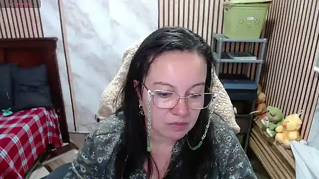 Sonialorens  online show from March 30, 2026, 11:50 pm