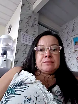 Sonialorens  online show from June 15, 2026, 10:45 pm