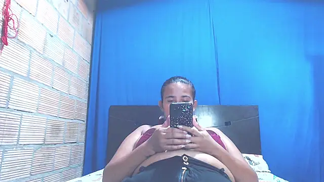 isabella dirty69 online show from March 12, 2025, 3:40 pm